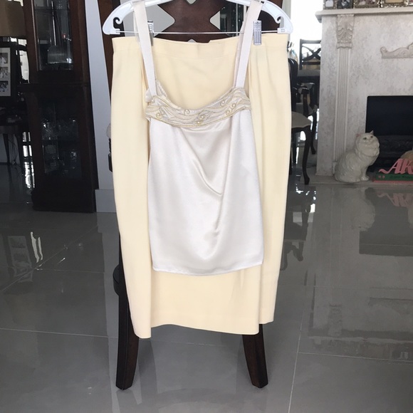 Cream with pearl details - Picture 2 of 2